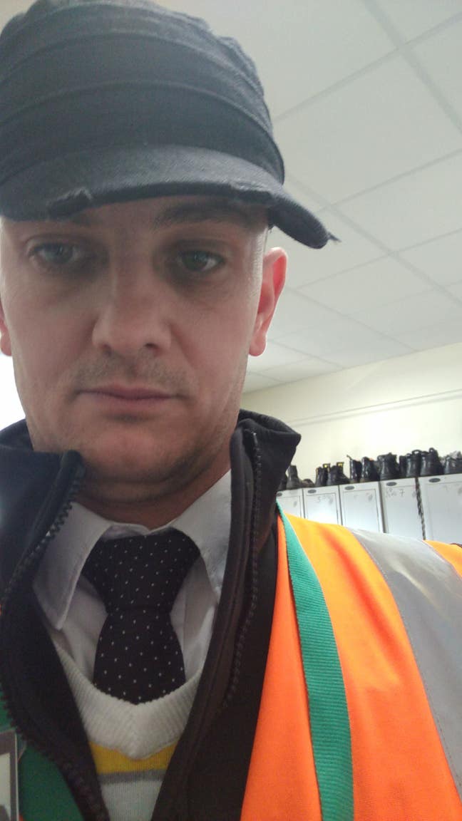 Looking for single or double room Main Photo