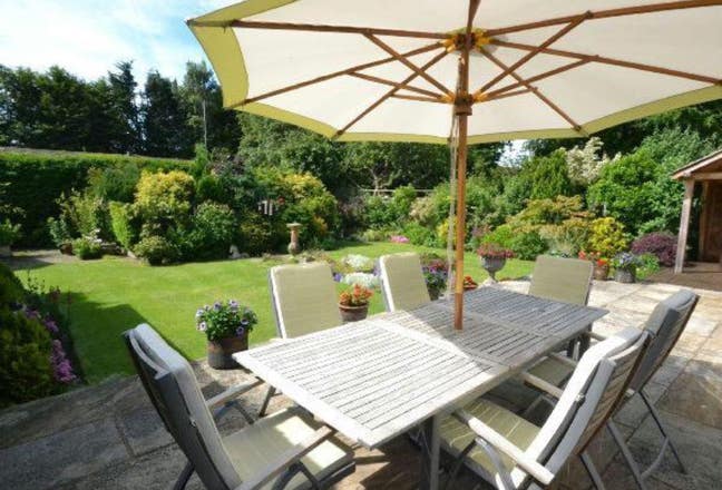 Beautiful Detached house  Main Photo