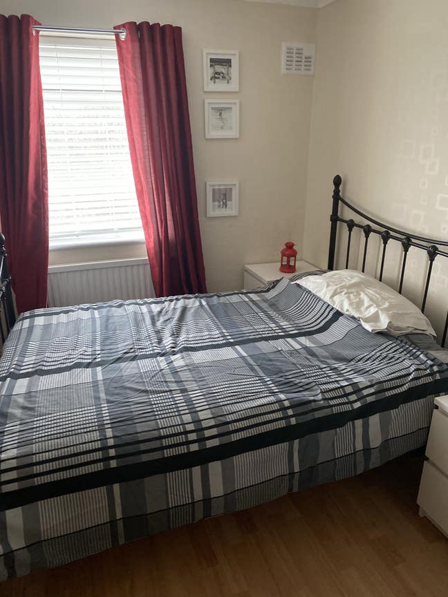 Large single room Main Photo