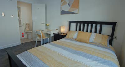Professional House Share Main Photo
