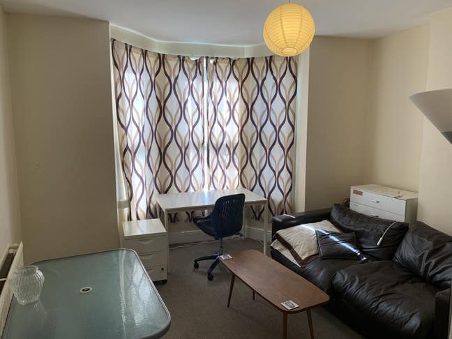 1 bedroom Flat in Guildford Town Centre Main Photo