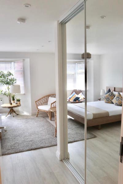 En-suite Furnished double Room Main Photo