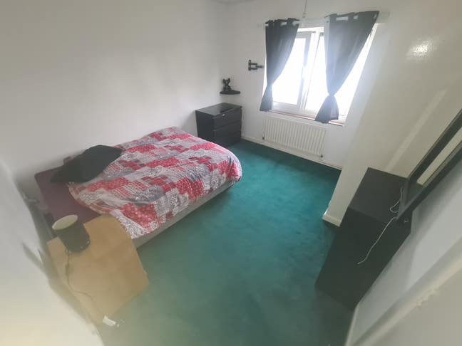 Decent Size Double Room!   Main Photo