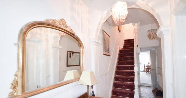 Lovely ensuite room in a beautiful Victorian House Main Photo