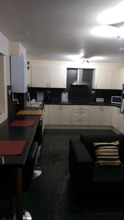  Ensuite  Rooms  Professional  House-share  TF3 Main Photo