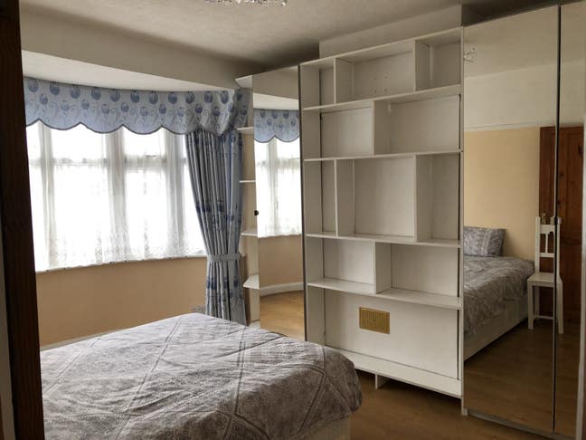 Refurbished double with private bathroom Main Photo