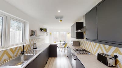 Luxury room with EN-SUITE shower room Main Photo