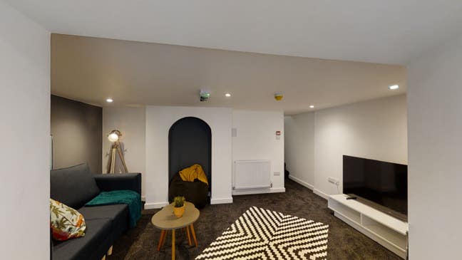 Luxury room with EN-SUITE shower room Main Photo