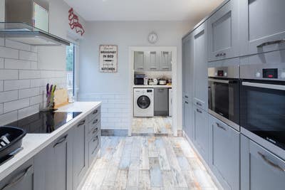 Our House is Your Home! Loft Room Available Main Photo