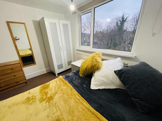 Elm Avenue City Centre rooms available! Main Photo