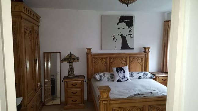 V Large Room in Quiet, Safe Area nr to the Common Main Photo