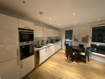 Large Double Bedroom within Luxury Islington Flat Main Photo