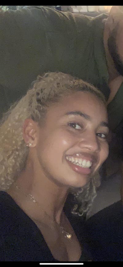 Professional woman - Double Room Main Photo