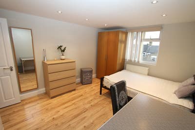 Luxury Double room near Walthamstow underground  Main Photo