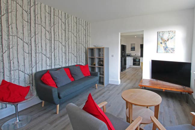 Superb Double En Suite Room with Cinema Room Main Photo