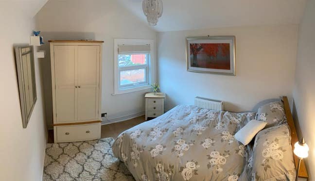 Prime location in comfortable house  Main Photo