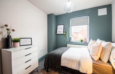 Luxury En-suite Room in Normanton House Share Main Photo
