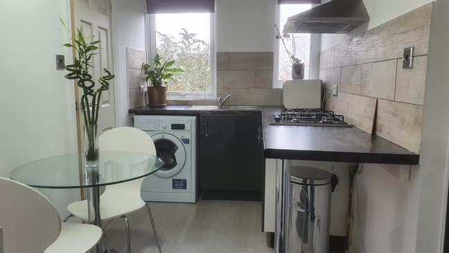 Spacious Studio Annex to let - MK3 AREA Main Photo