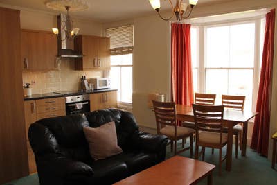 Room available in harbour view apartment Main Photo