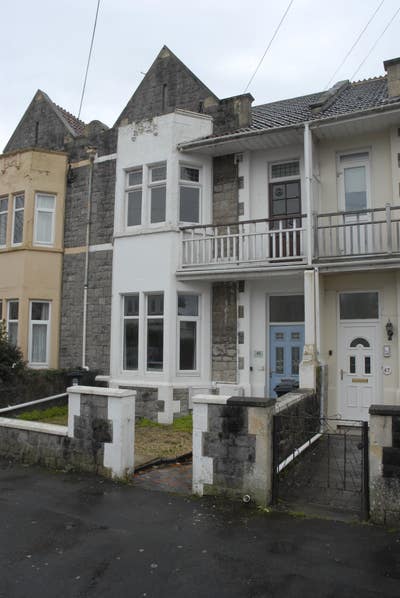 Double Bedroom available in nice flat on Severn Av Main Photo