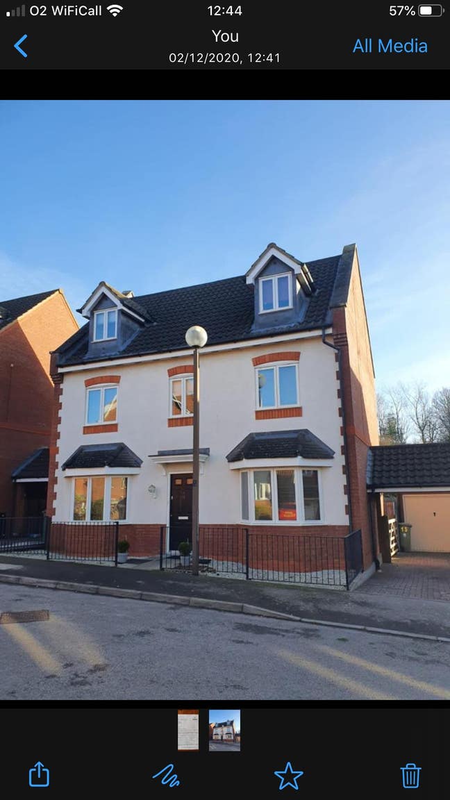 En-suite Room 10 mins walk to Train Station Main Photo