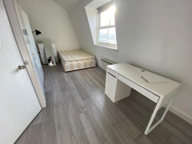 No Deposit | L❤️Vely Room Near Algate East Main Photo