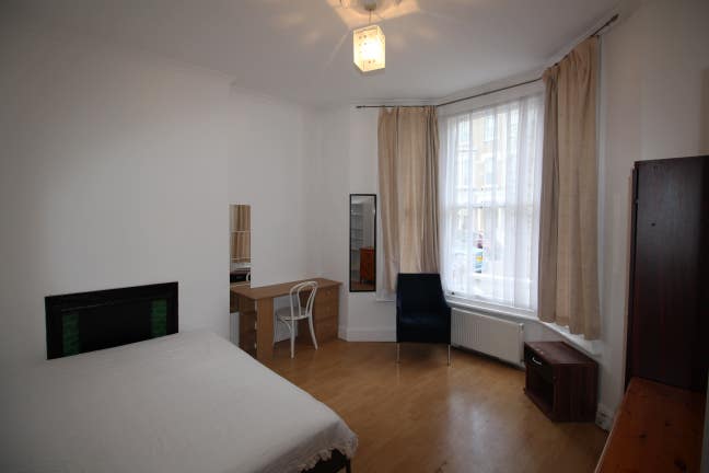 Big double room available in Hammersmith  Main Photo