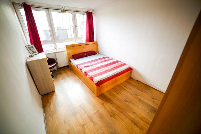 Lovely Room - Refurbished  - Zone 2 , Zero Deposit Main Photo