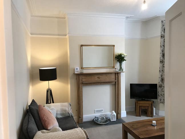 Double room available in shared house of three  Main Photo