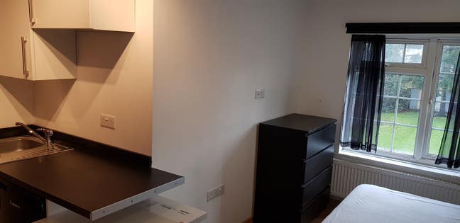 En suite Double Room Available Now Main Photo