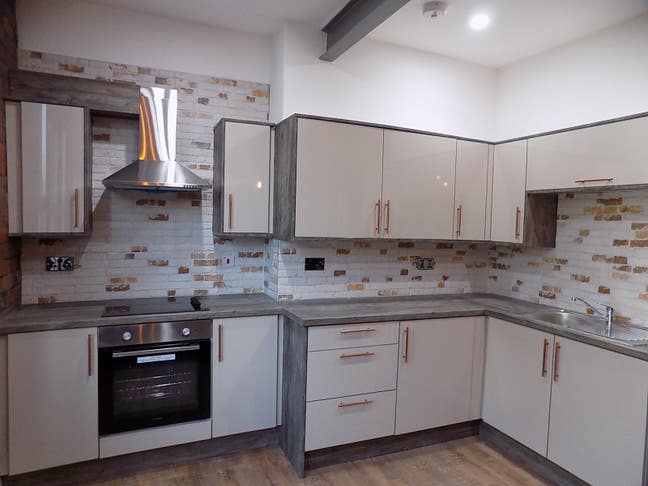 1 Ensuite Room Within S11 | All Bills Included!  Main Photo