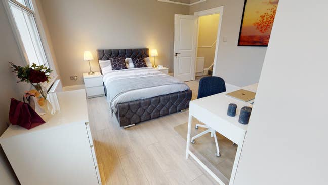  🛏️ Big ensuite double - Nice house Main Photo