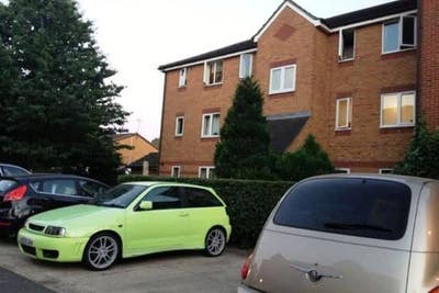 STUDIO Separate KitchenSeparate Bath 5 mins toTube Main Photo