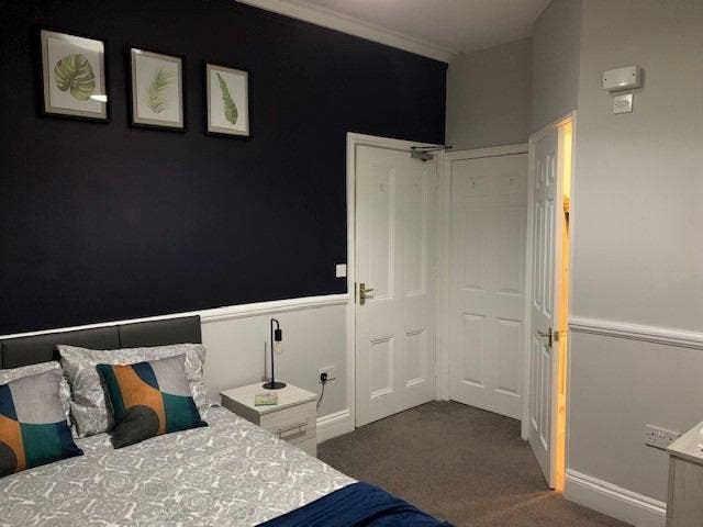 😀 Lovely double en-suite in Old Town 😀 Main Photo