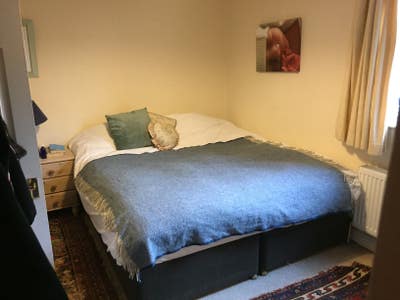 Lovely third floor double room -Victorian house  Main Photo