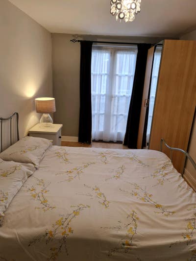  Spacious double room with  en-suite bathroom Main Photo