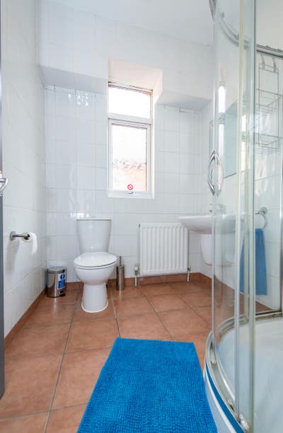 Spacious Double Room with Study Table in CV1 👀👀 Main Photo