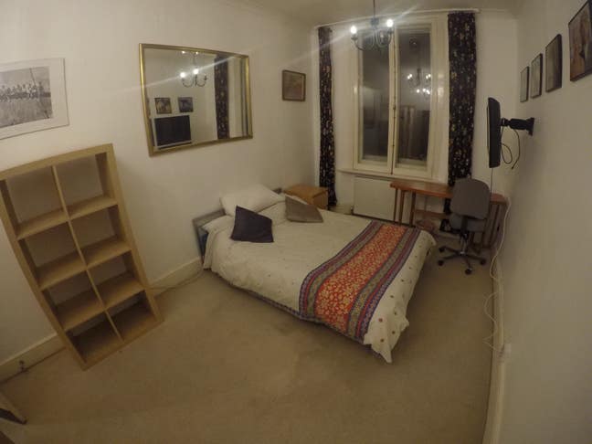 LARGE bedroom in Zone 1 flat with Bills W2 Main Photo