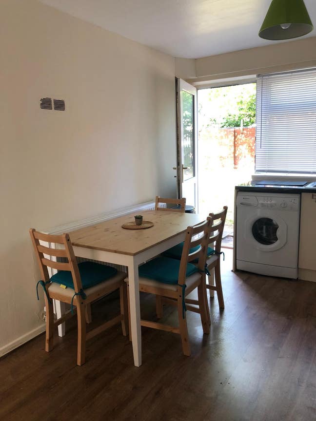 Single room available from 17th March    Main Photo