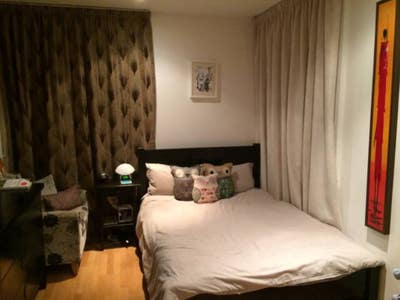 Spacious double room overlooking the canal Main Photo