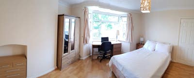 Large double available with parking space Main Photo