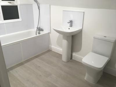Newly Renovated double room with Ensuite  Main Photo
