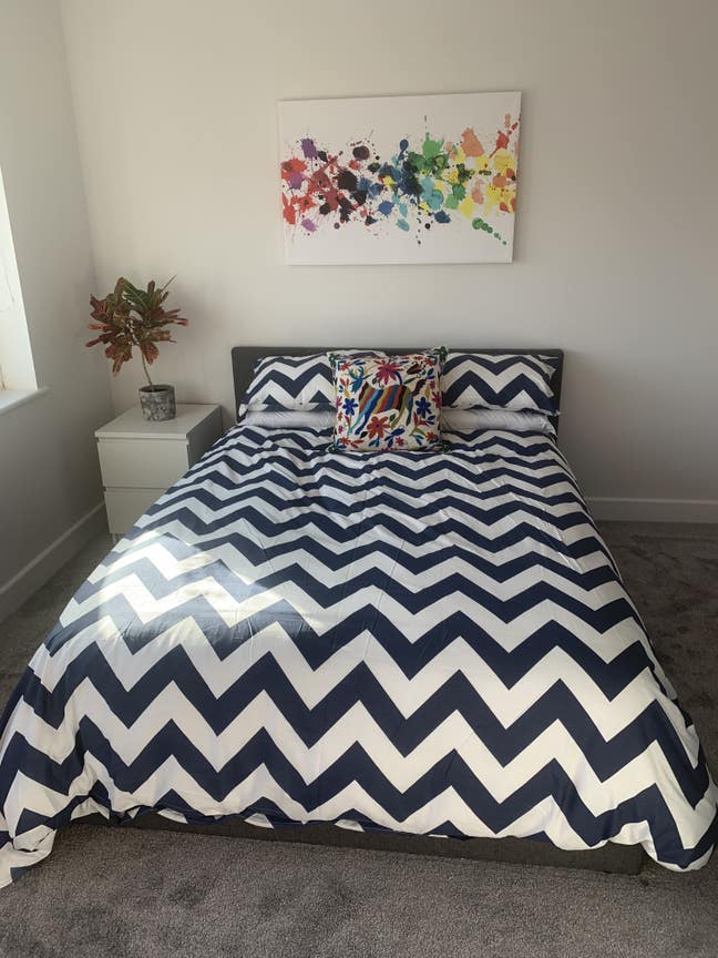 Luxury en-suite room in professional houseshare Main Photo