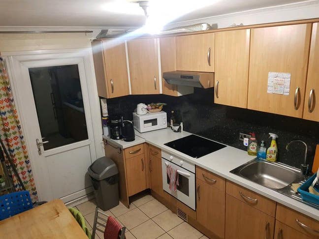 Plesent cosy room in freindly flatshare Main Photo