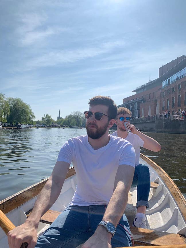🔍Searching for a double room or a buddy up! Main Photo