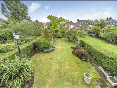 Gorgeous annex with a big garden Main Photo