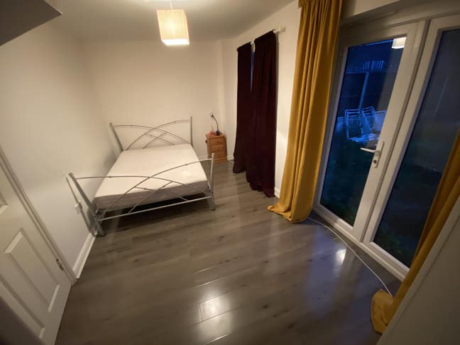 Spacious Room to let  Main Photo