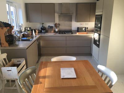 Large Double Room Main Photo