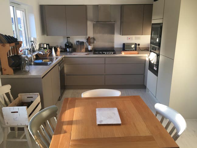 Large Double Room Main Photo