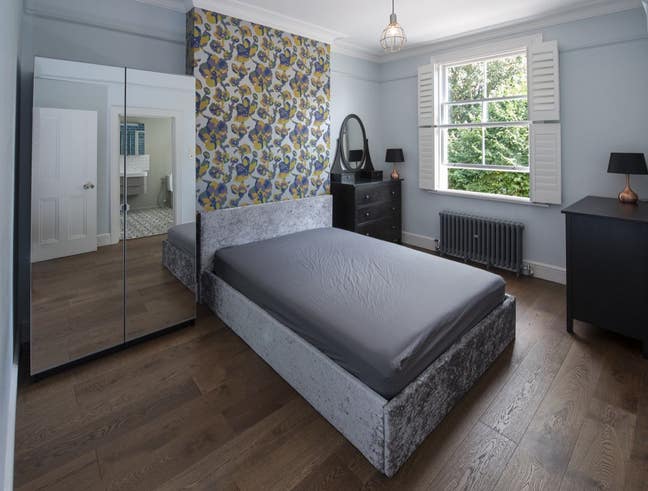 Gorgeous ensuite in modern house Main Photo